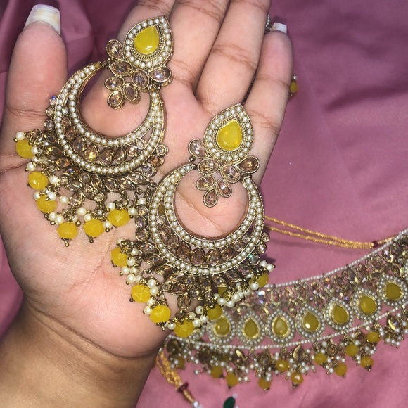 Yellow semi-bridal polki set - Picture 3 of 5